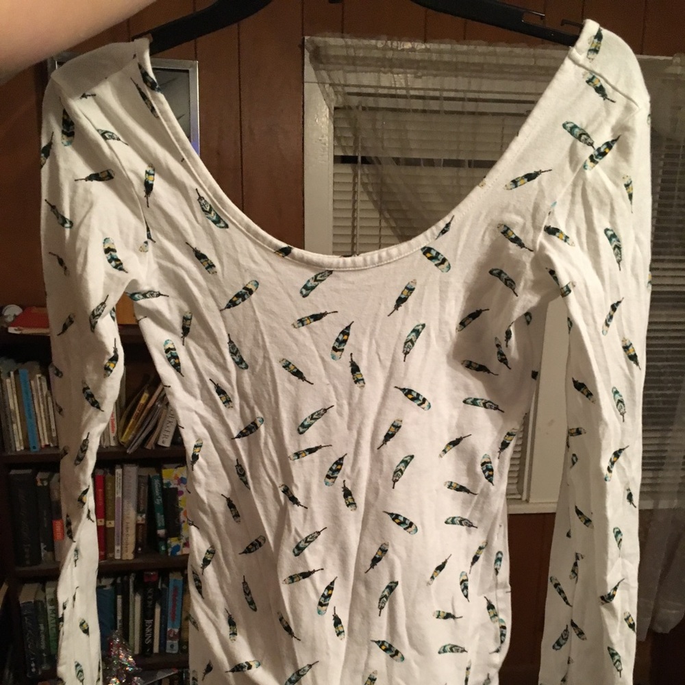 Long sleeve feather patterned shirt